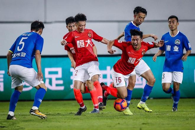 建业客场逆转,连胜势头再起三分保住榜首的简单介绍 建业客场逆转,连胜势头再起三分保住榜首的简单介绍